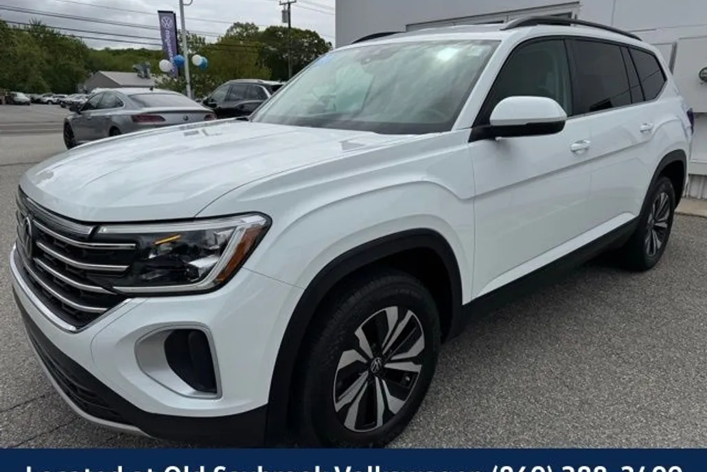 2024 Volkswagen Atlas SE photo 1