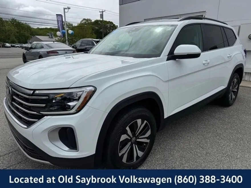 2024 Volkswagen Atlas SE photo 1