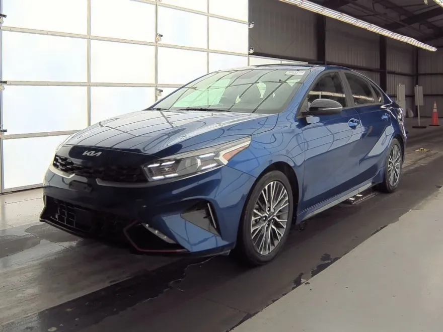 2024 Kia Forte GT-Line photo 1