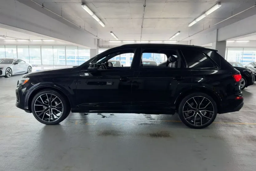 2025 Audi Q7 Premium Plus photo 1