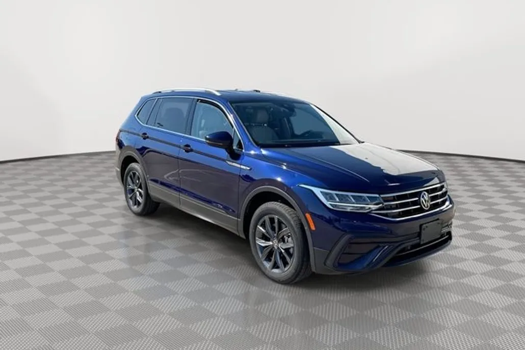 2022 Volkswagen Tiguan SE photo 1