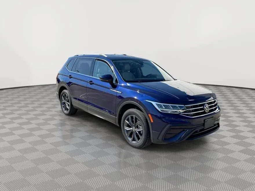 2022 Volkswagen Tiguan SE photo 1