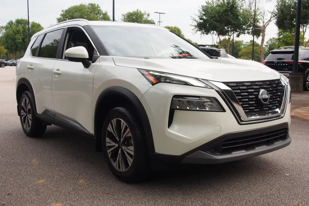 2023 Nissan Rogue SV photo 1