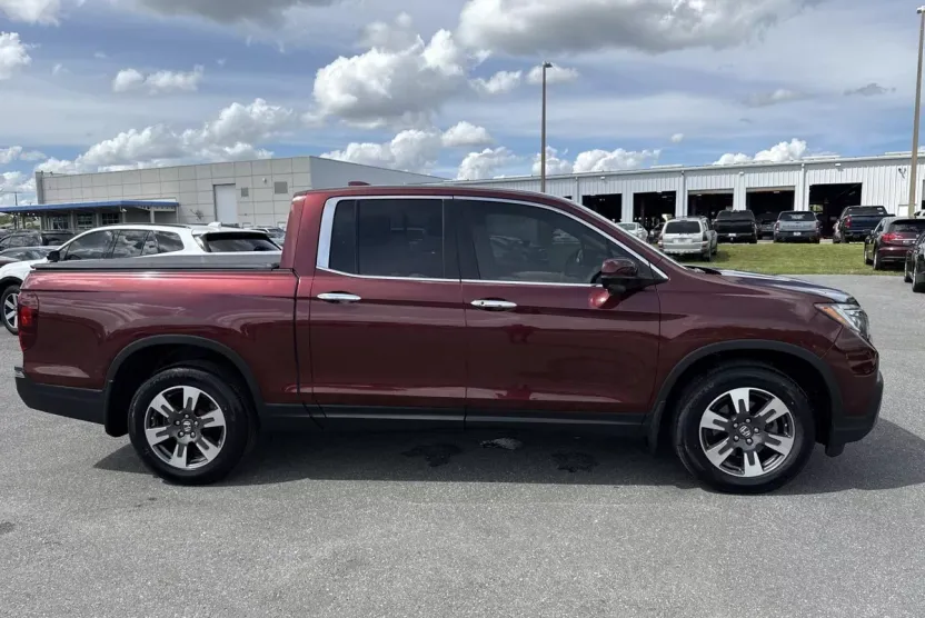 2018 Honda Ridgeline RTL-T photo 1
