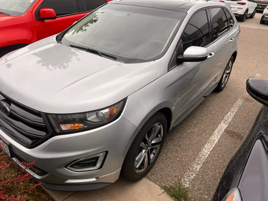 2016 Ford Edge Sport photo 1