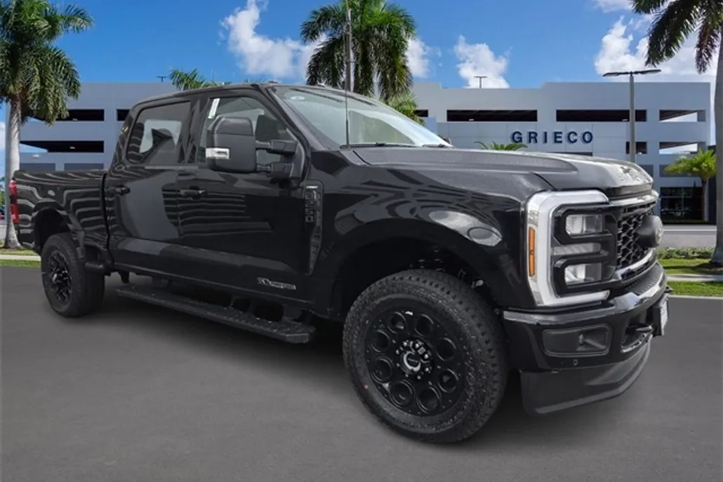 2025 Ford F-250 Lariat photo 1