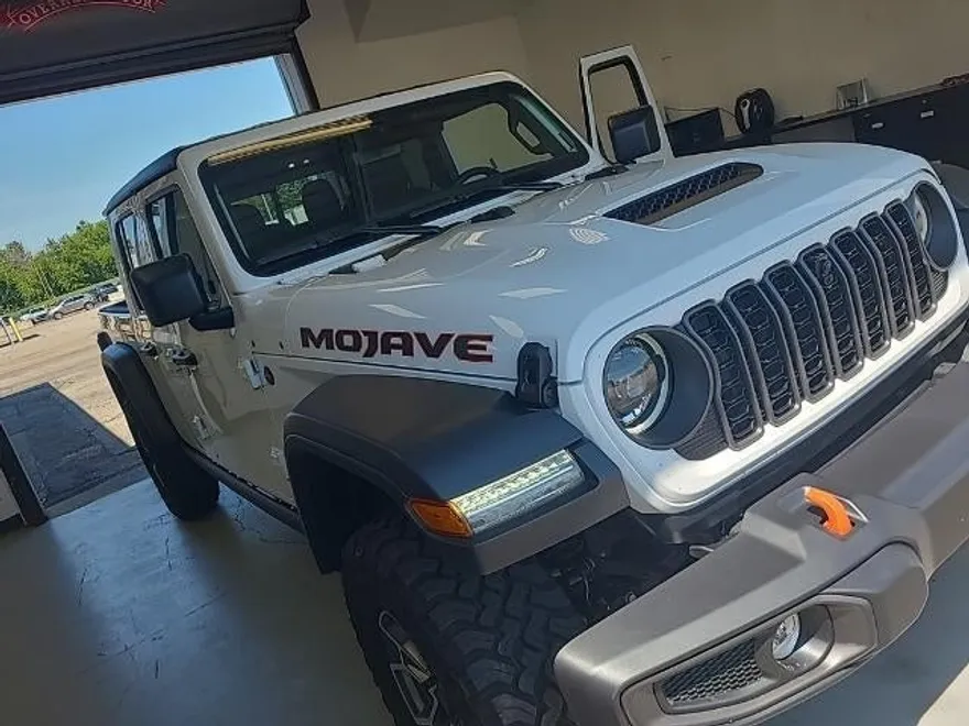 2024 Jeep Gladiator Mojave photo 1
