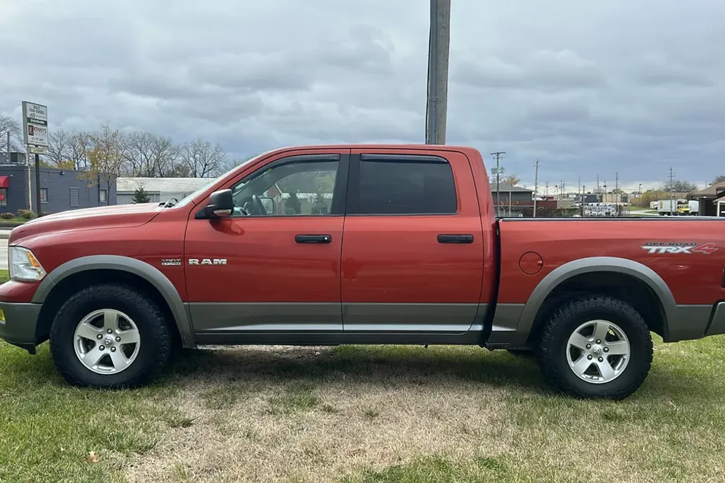 2021 Chevrolet Colorado LT photo 1