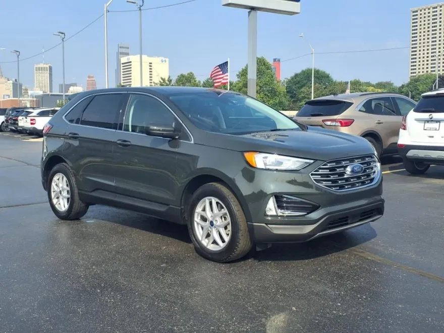 2022 Ford Edge SEL photo 1