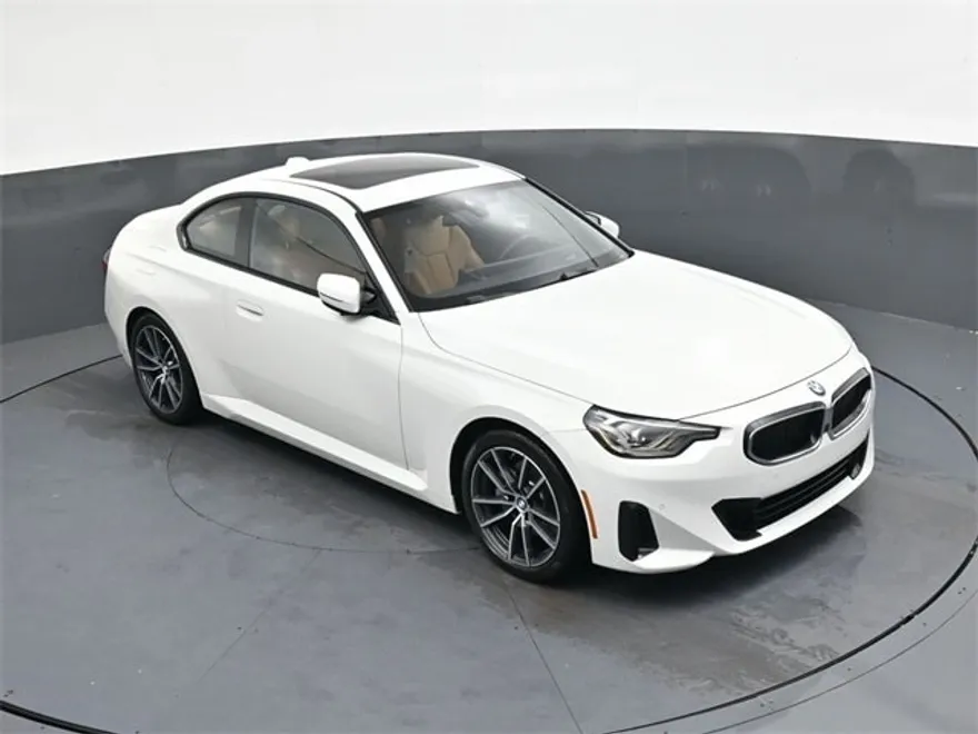 2024 Bmw 230i Coupe photo 2