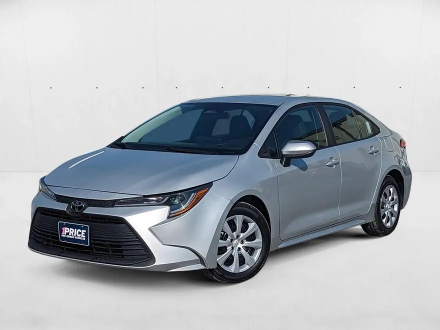 2023 Toyota Corolla LE photo 1