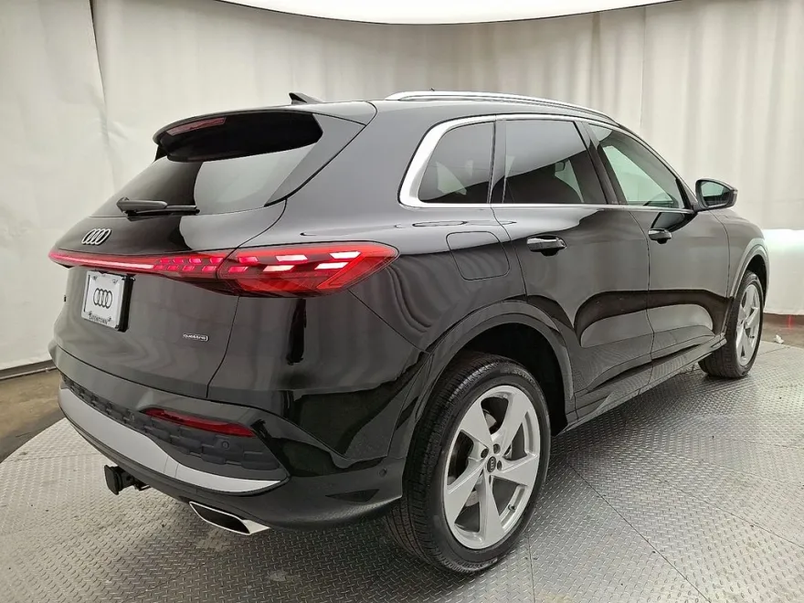 2025 Audi Q5 2.0T Premium Plus photo 1