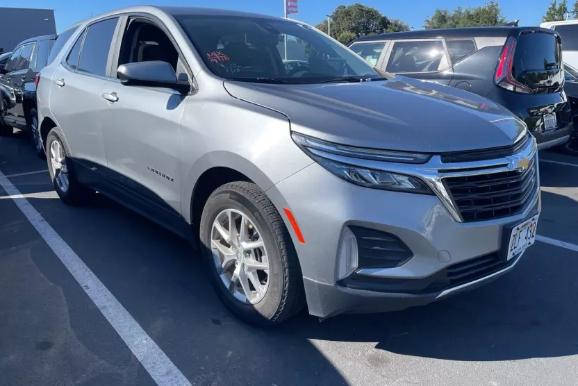 2023 Chevrolet Equinox LT photo 1