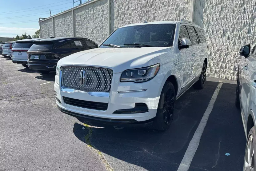 2023 Lincoln Navigator Reserve photo 1
