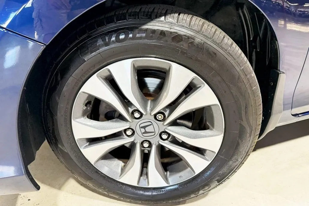 2013 Honda Accord LX photo 1