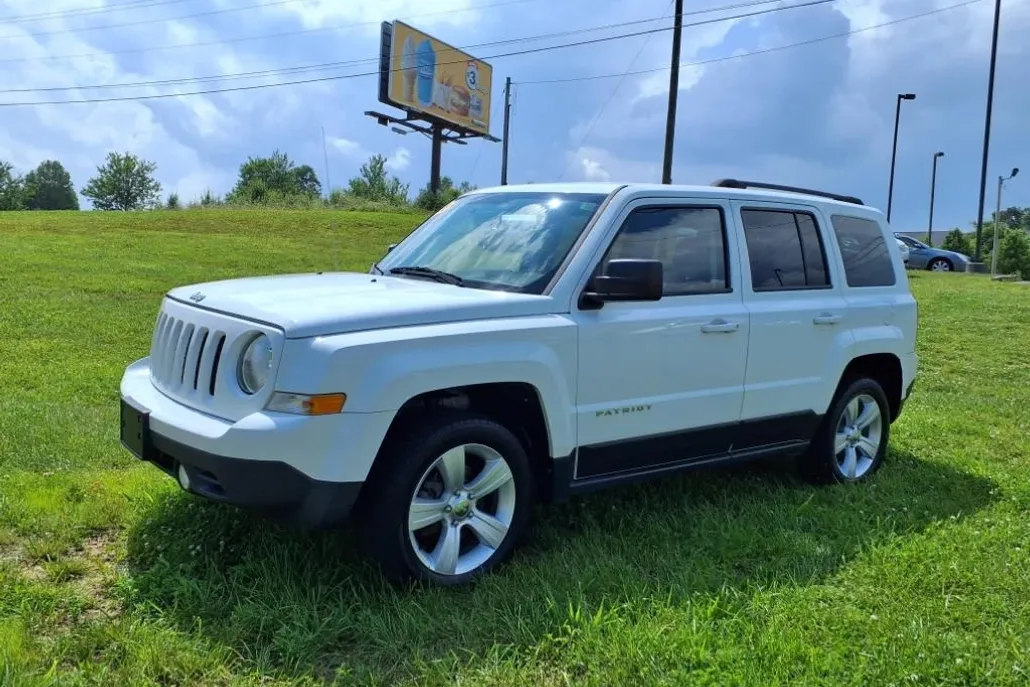 2016 Jeep Patriot Latitude photo 1