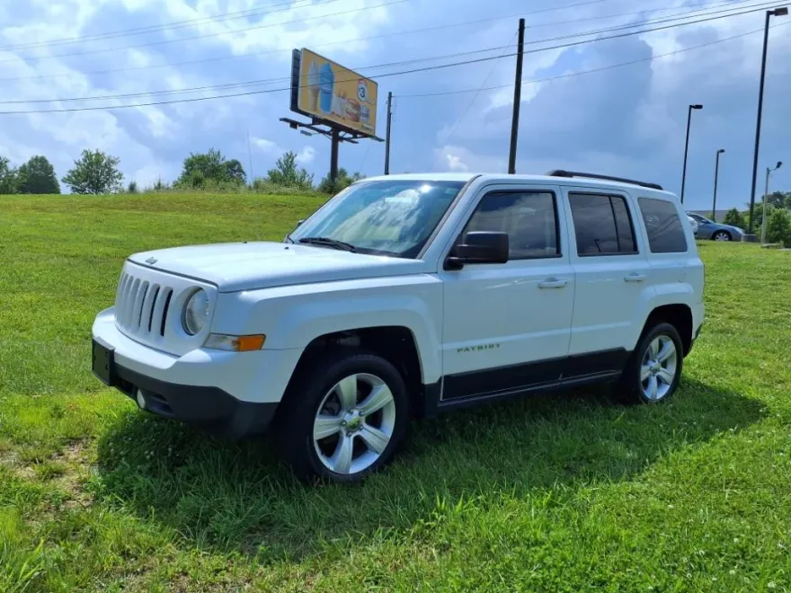 2016 Jeep Patriot Latitude photo 1