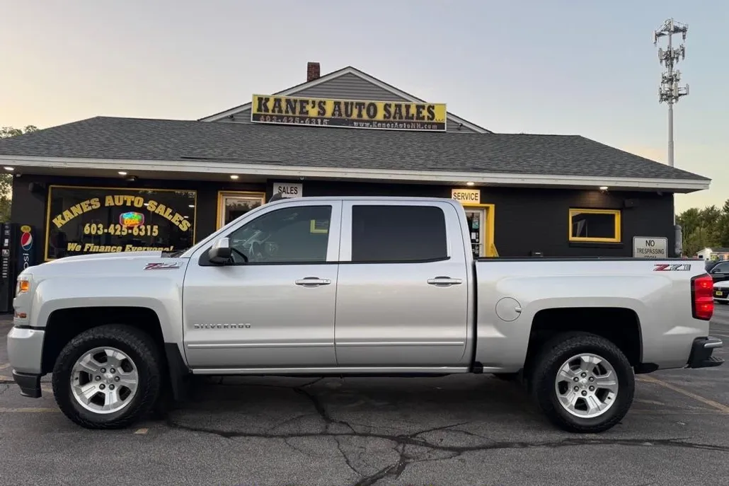 2018 Chevrolet Silverado 1500 LT photo 1