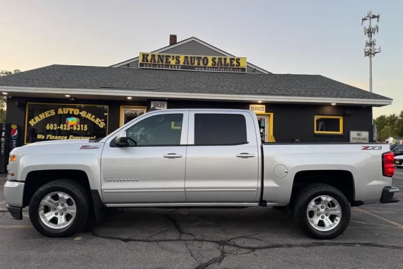 2018 Chevrolet Silverado 1500 LT photo 1