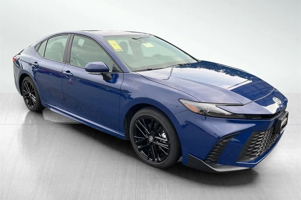 2025 Toyota Camry Hybrid photo 1