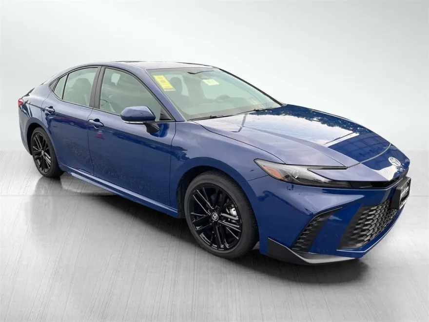 2025 Toyota Camry Hybrid photo 1