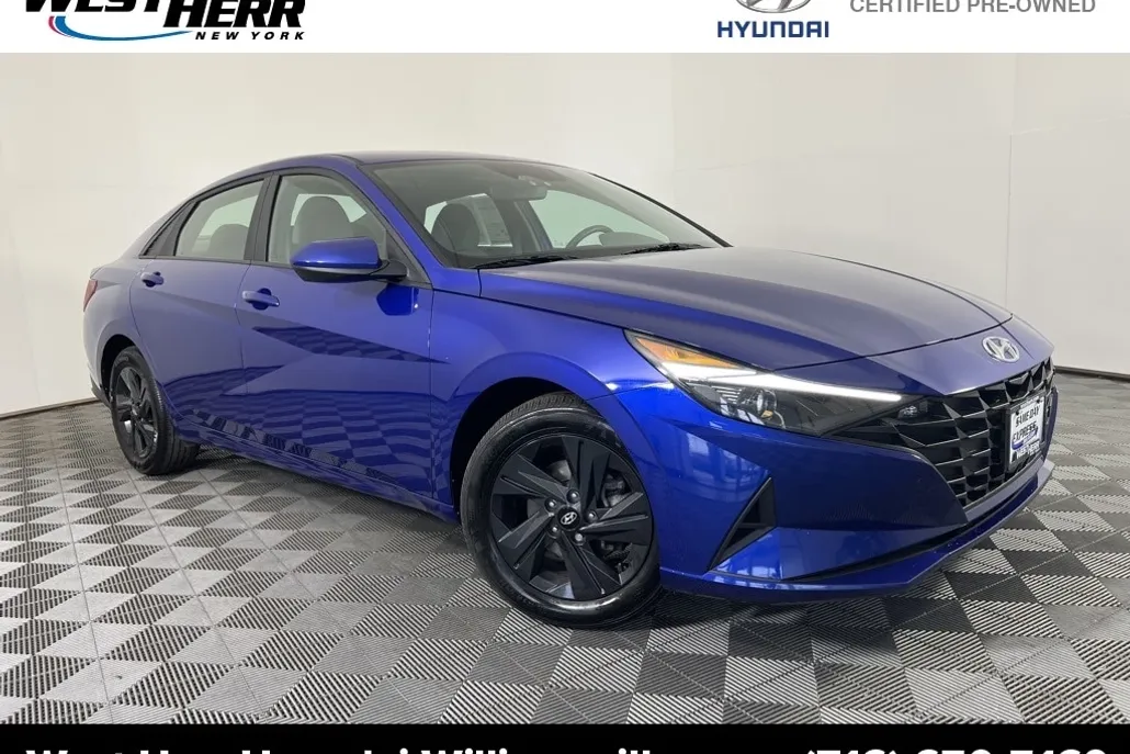 2022 Hyundai Elantra SEL photo 1