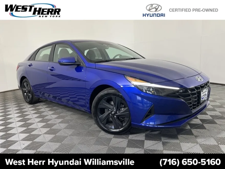 2022 Hyundai Elantra SEL photo 1
