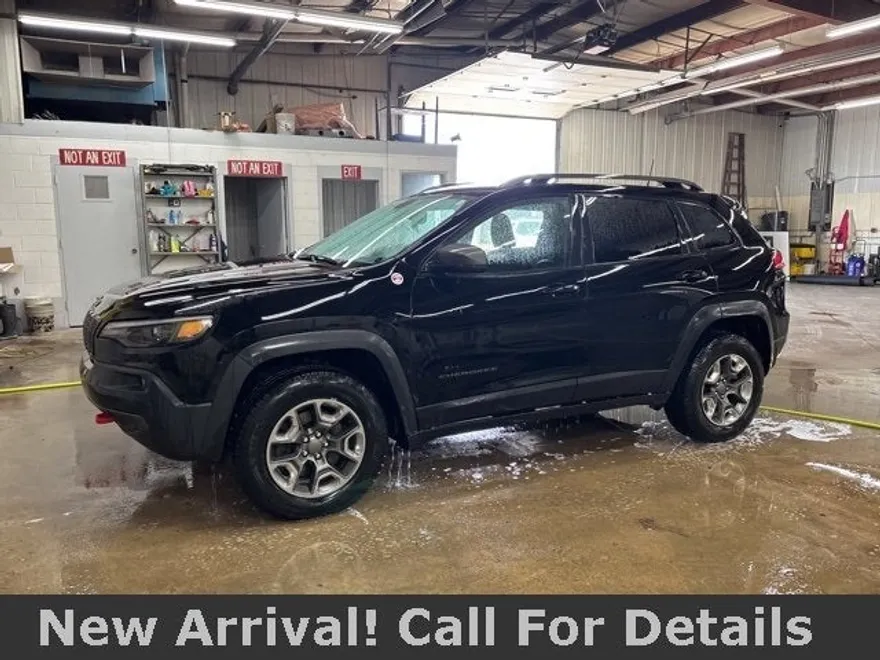 2019 Jeep Cherokee Trailhawk photo 1