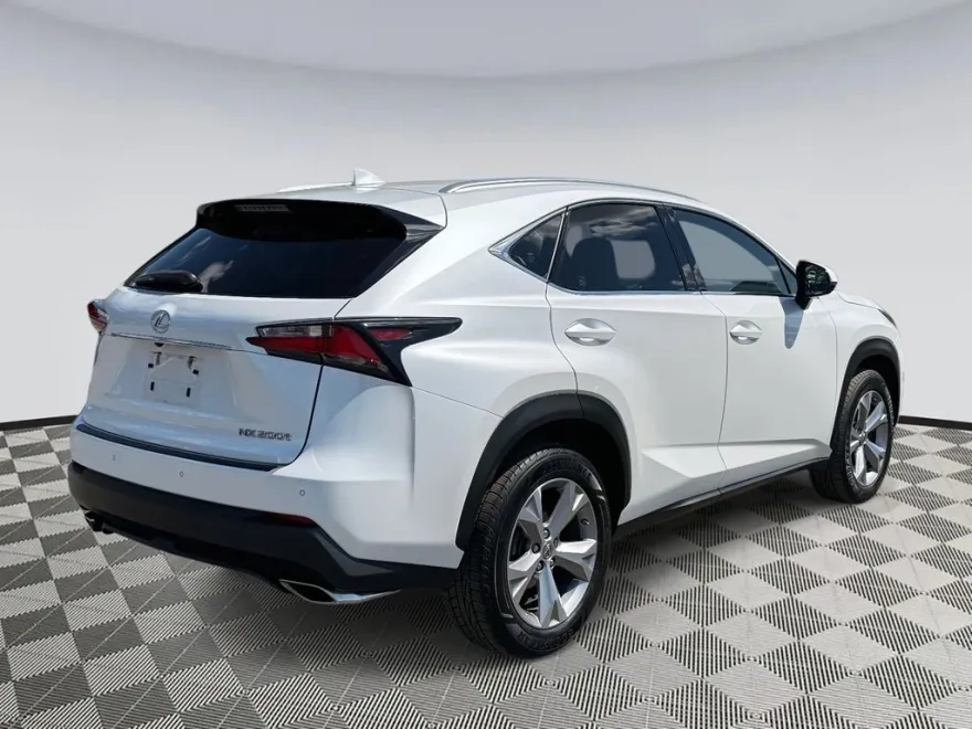 2017 Lexus NX 200t Luxury photo 1