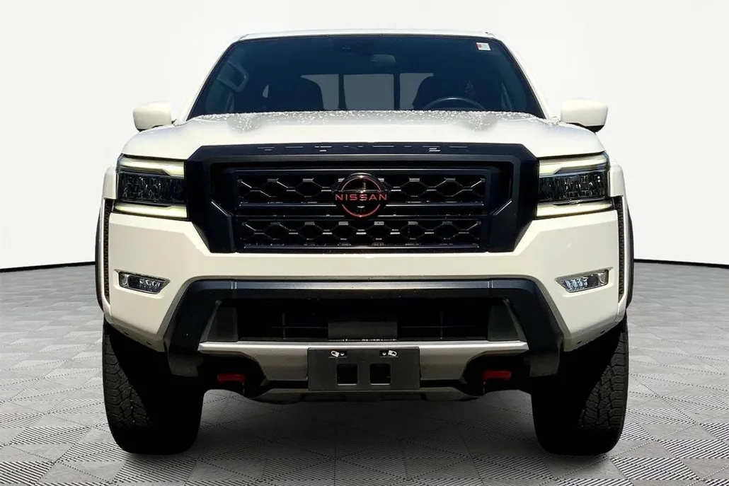 2022 Nissan Frontier PRO-4X photo 1