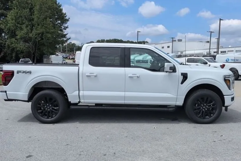 2025 Ford F-150 Lariat photo 1