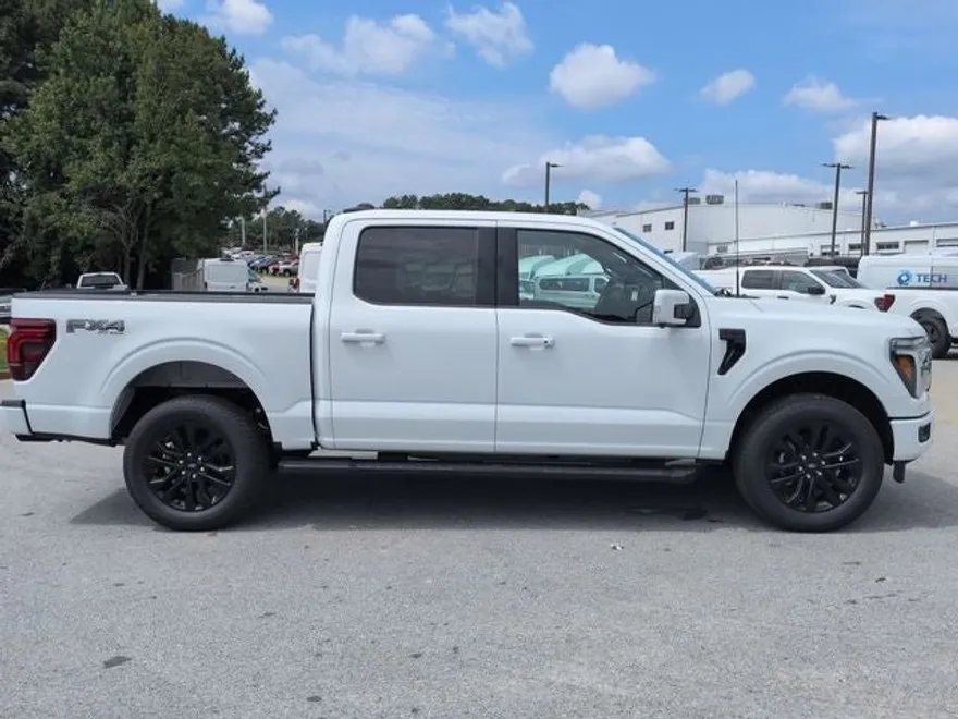2025 Ford F-150 Lariat photo 1