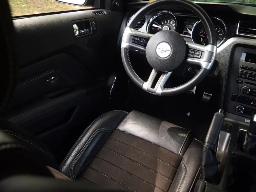 2014 Ford Mustang GT Premium photo 1