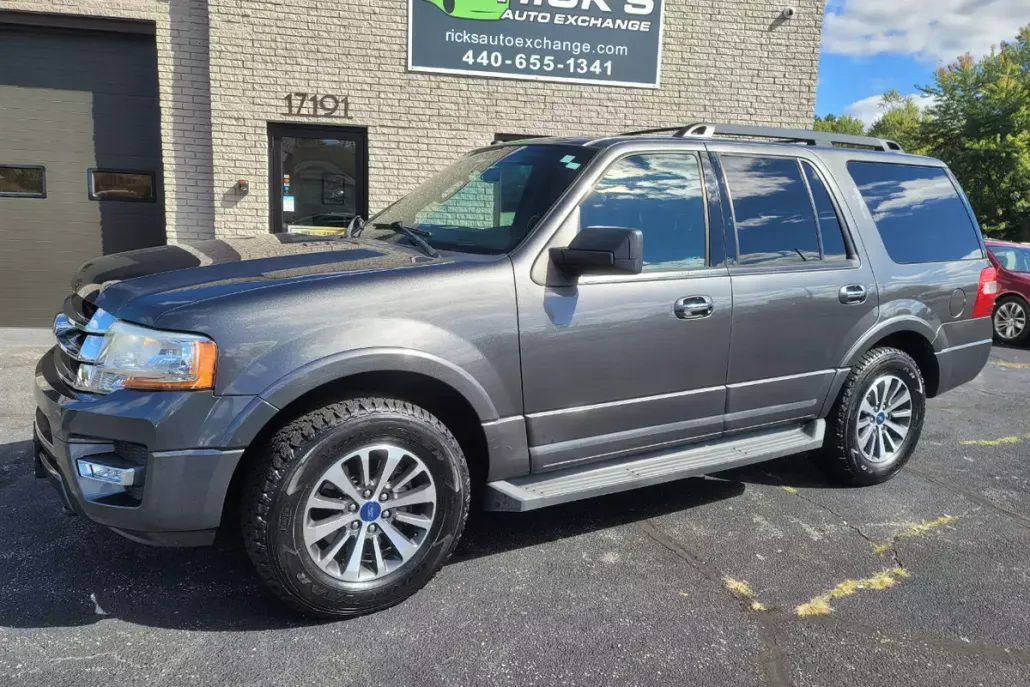2016 Ford Expedition XLT photo 1