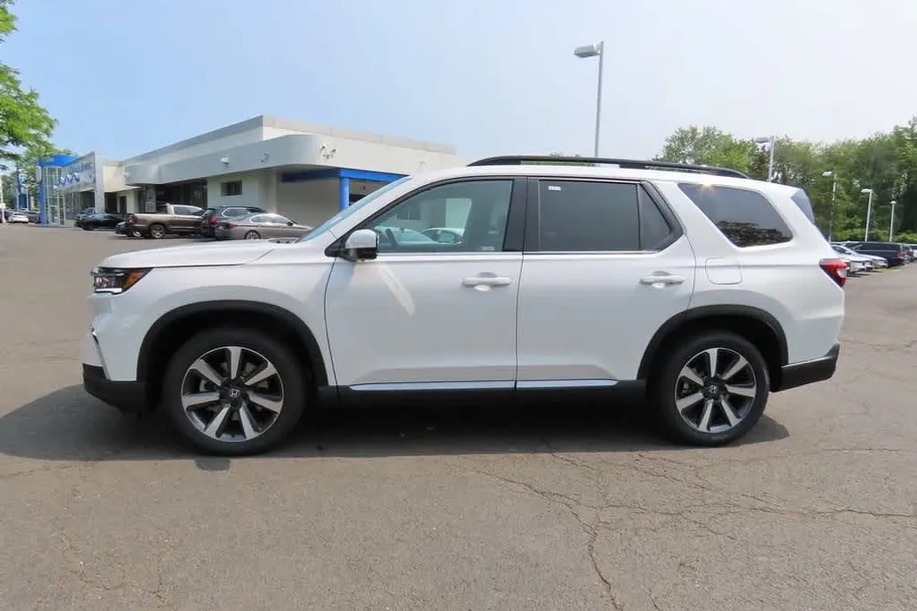 2025 Honda Pilot Elite photo 1
