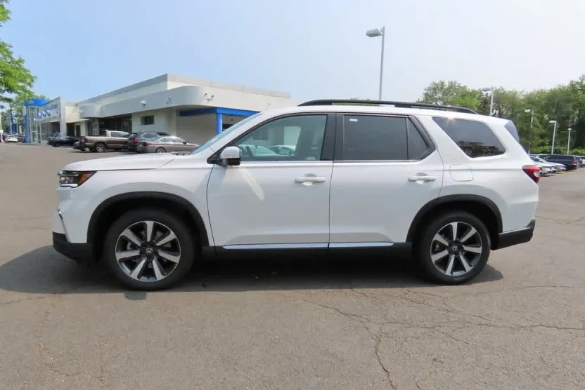 2025 Honda Pilot Elite photo 1