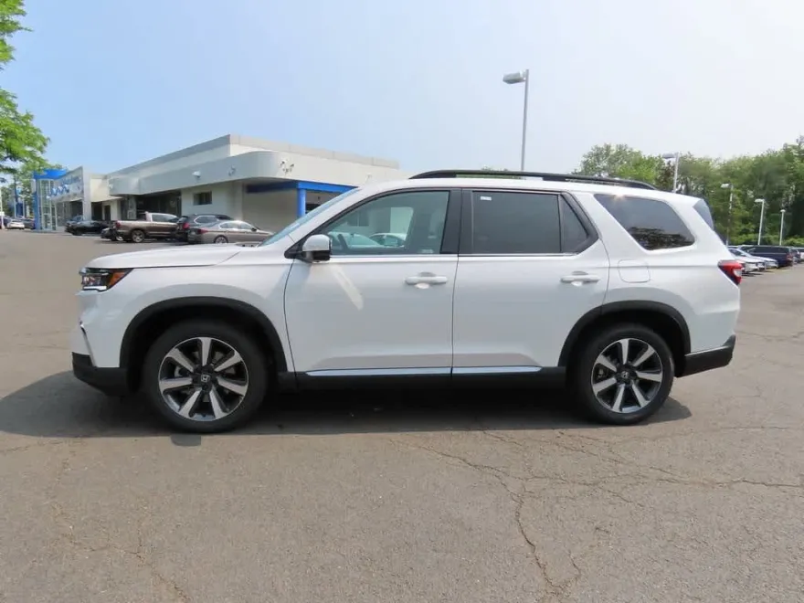 2025 Honda Pilot Elite photo 1