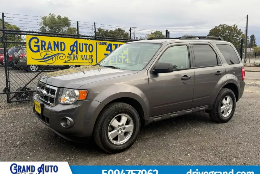 2010 Ford Escape XLT Sport photo 1