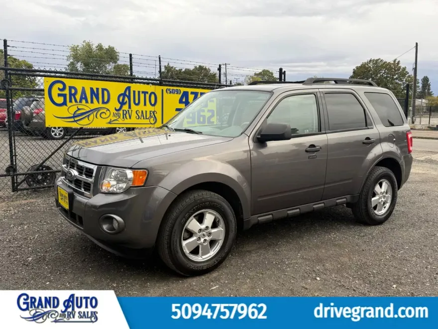 2010 Ford Escape XLT Sport photo 1
