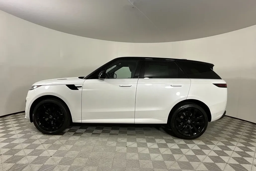 2025 Land Rover Range Rover Sport SE photo 1