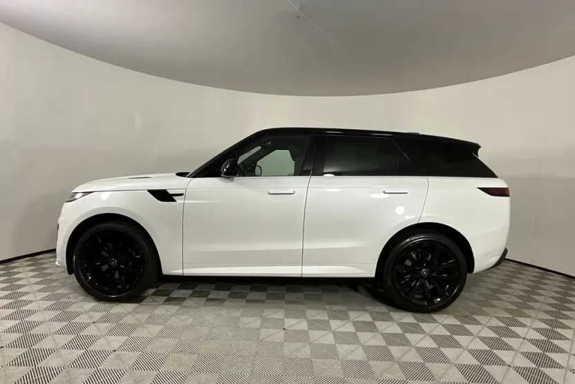 2025 Land Rover Range Rover Sport SE photo 1