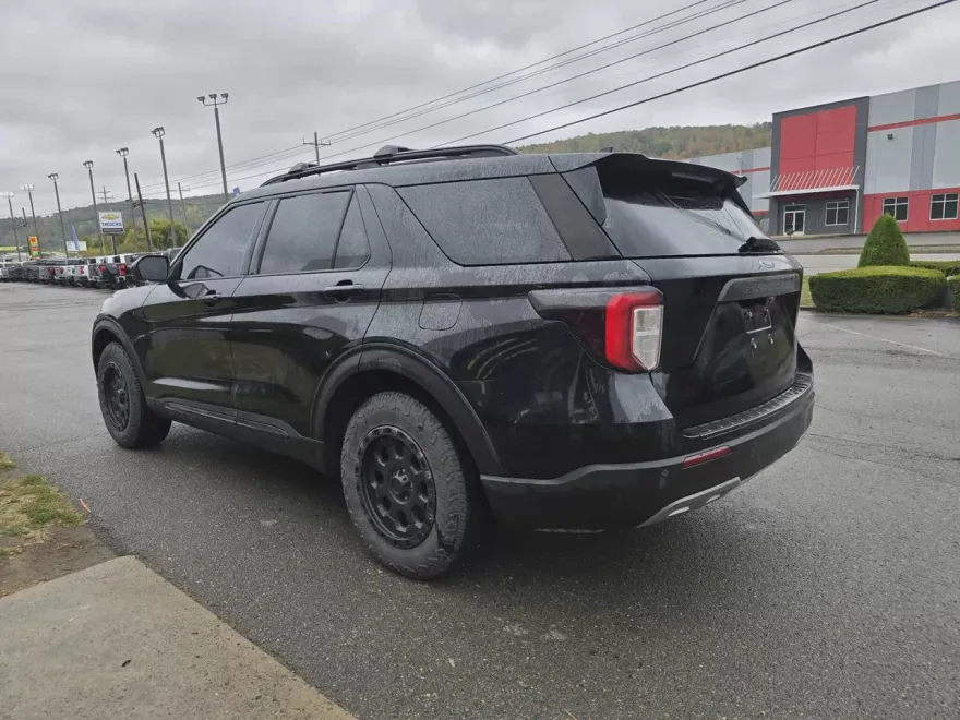 2020 Ford Explorer XLT photo 1