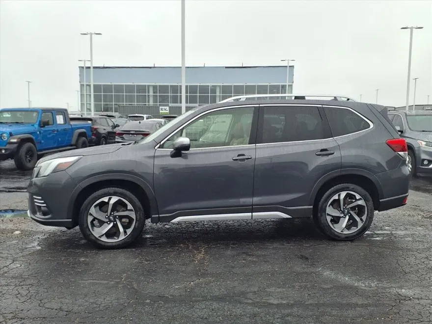 2022 Subaru Forester Touring photo 1