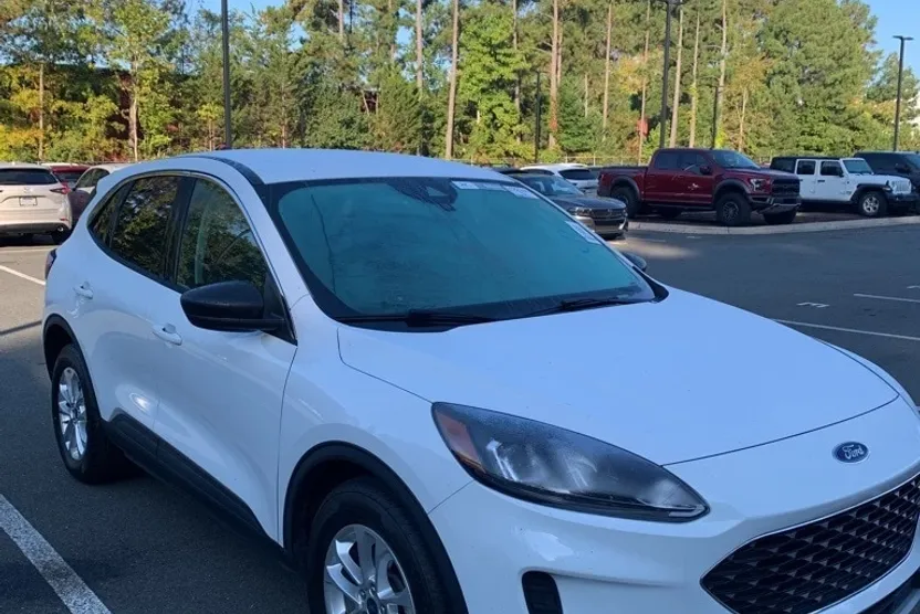 2022 Ford Escape SE Hybrid photo 1