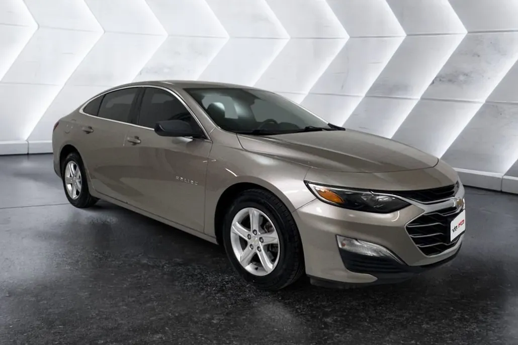 2022 Chevrolet Malibu photo 1