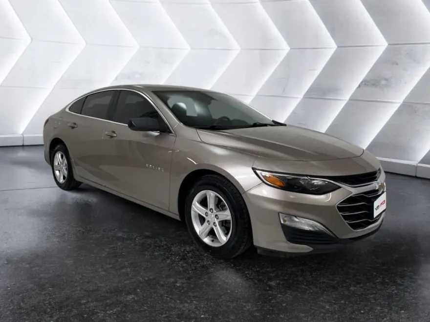2022 Chevrolet Malibu photo 1