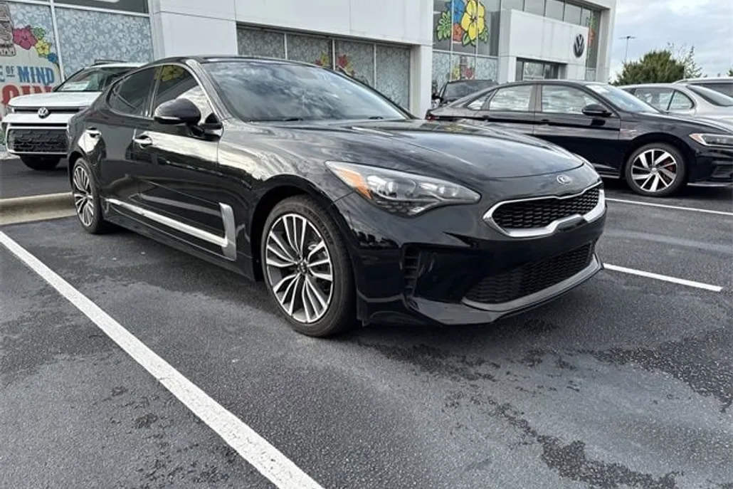 2018 Kia Stinger Premium photo 1