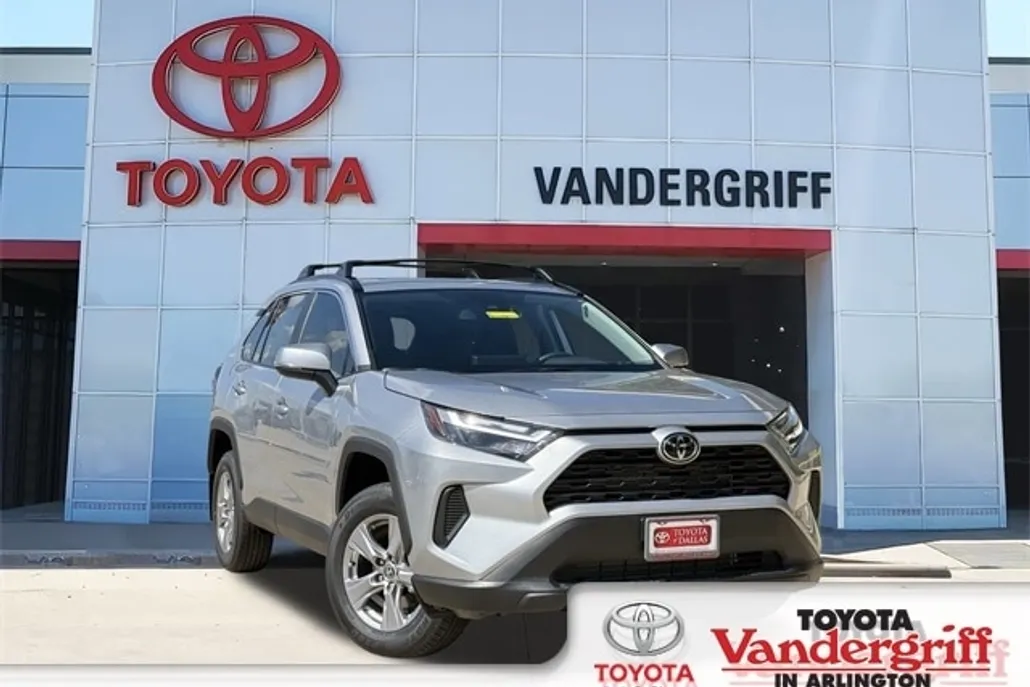 2025 Toyota RAV4 XLE photo 1