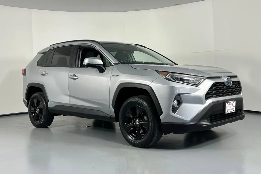 2021 Toyota RAV4 Hybrid XLE photo 1