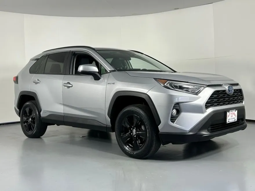 2021 Toyota RAV4 Hybrid XLE photo 1